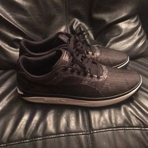 Men's Black and grey pumas